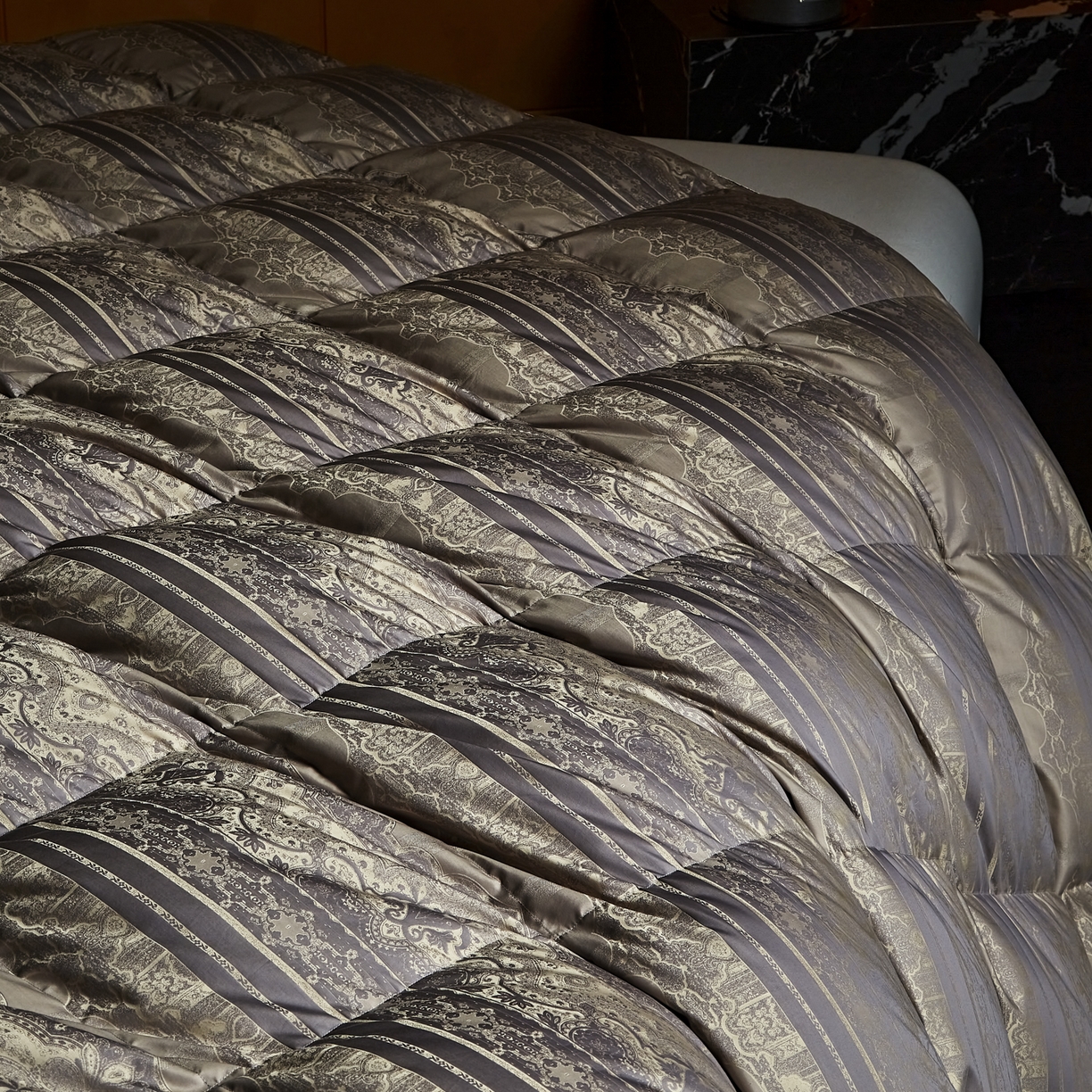 91家纺网 家纺一手货源 找家纺 暖羽屋羽绒馆 2025新款时空95白鹅绒被芯 羽绒被子 鹅绒被 双人春秋冬被2米 时空 灰