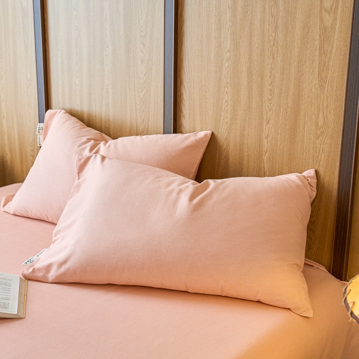 91家纺网 家纺一手货源 找家纺 春皖家纺 2025新款全棉原棉磨毛色织水洗单枕套回暖系列-风格二 丽人粉