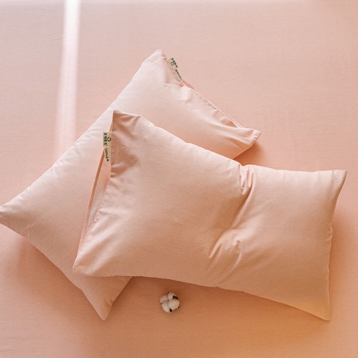 91家纺网 家纺一手货源 找家纺 春皖家纺 2025新款全棉原棉磨毛色织水洗单枕套回暖系列-风格二 丽人粉