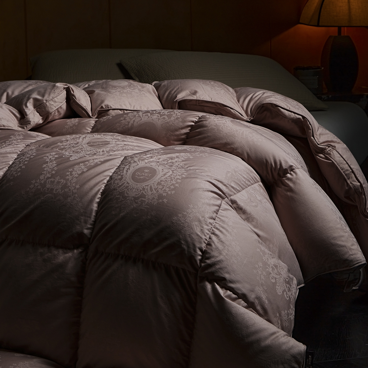 91家纺网 家纺一手货源 找家纺 暖羽屋羽绒馆 2025新款盛世典雅95白鹅绒被子 鹅绒被芯 羽绒被 冬被双人2米春秋被 盛世典雅 粉