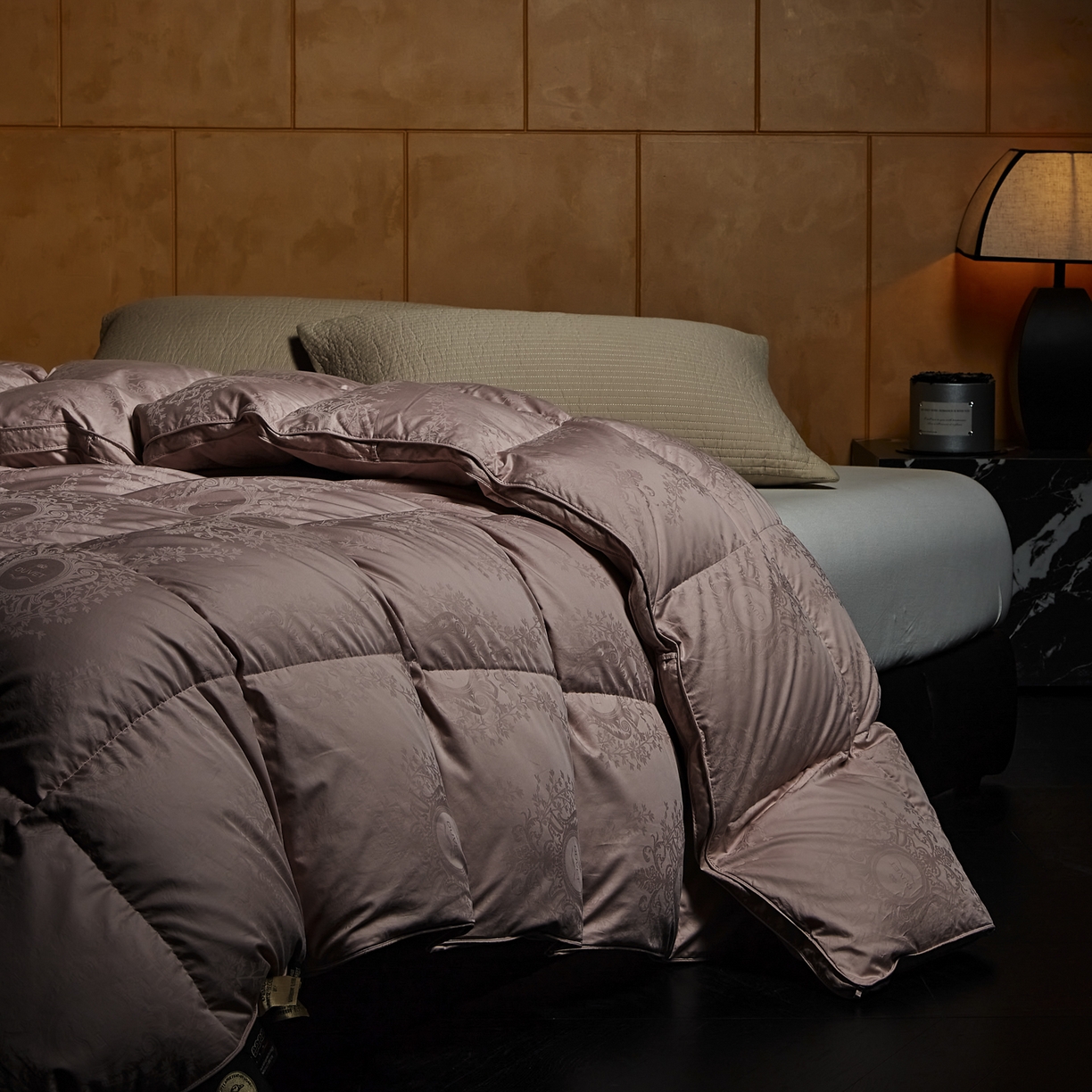 91家纺网 家纺一手货源 找家纺 暖羽屋羽绒馆 2025新款盛世典雅95白鹅绒被子 鹅绒被芯 羽绒被 冬被双人2米春秋被 盛世典雅 粉