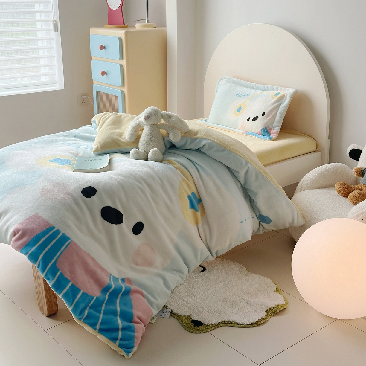 91家纺网 家纺一手货源 找家纺 荷马之梦 2025新款A类牛奶绒数码印花原创卡通大版儿童幼儿园被套三件套-萌宠系列 小狗布布