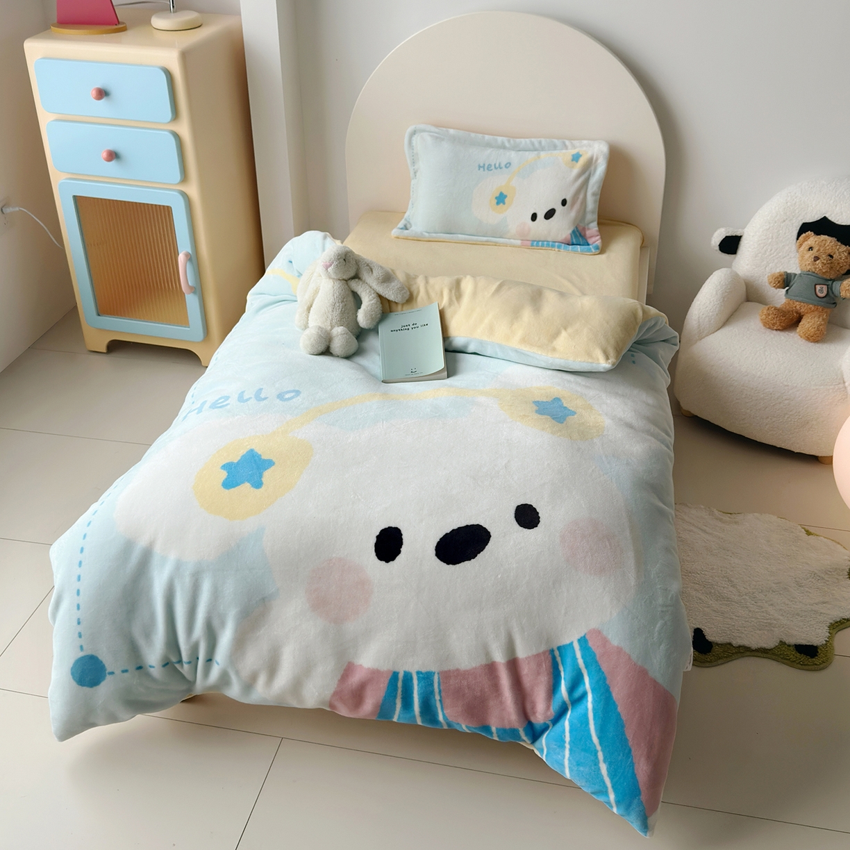 91家纺网 家纺一手货源 找家纺 荷马之梦 2025新款A类牛奶绒数码印花原创卡通大版儿童幼儿园被套三件套-萌宠系列 小狗布布