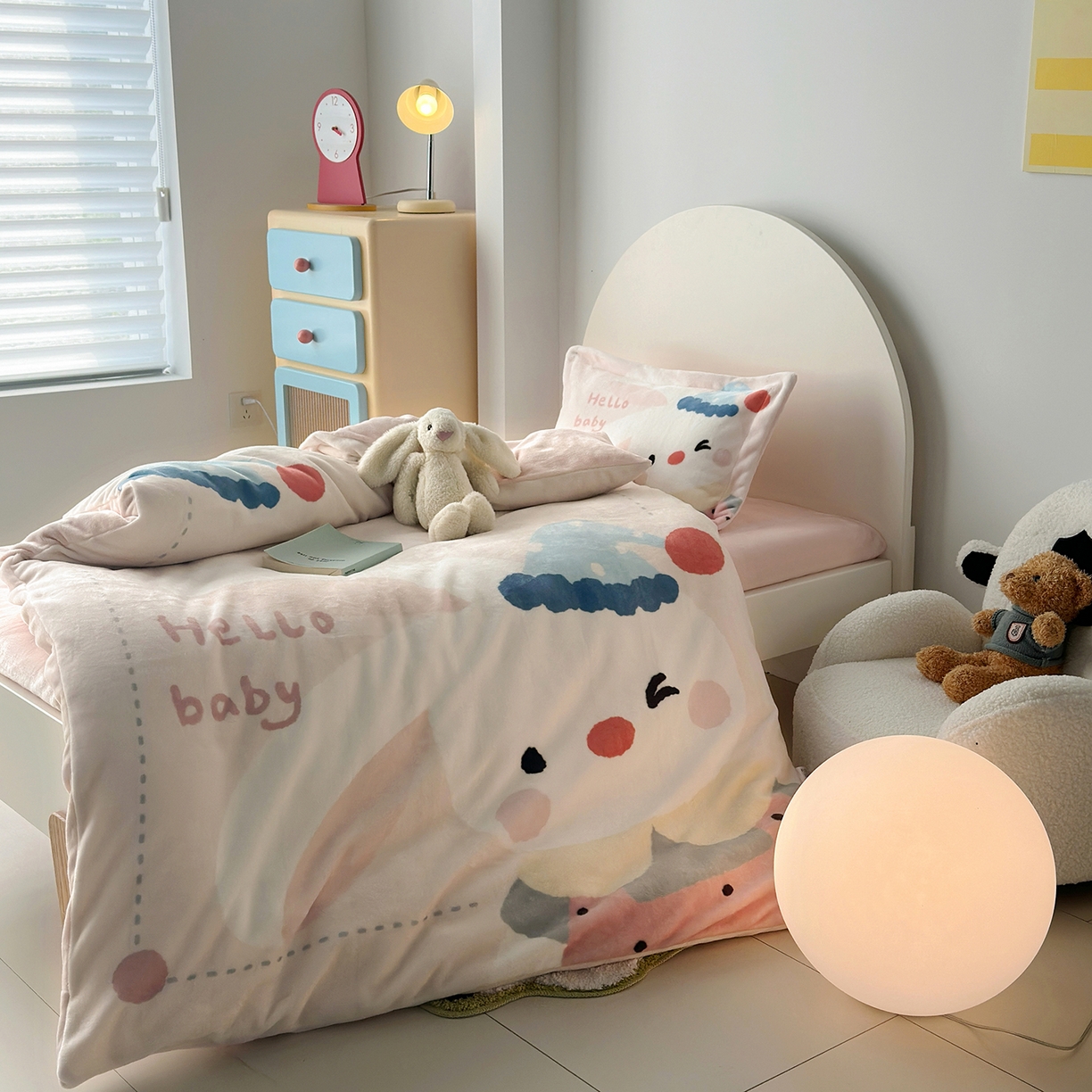 91家纺网 家纺一手货源 找家纺 荷马之梦 2025新款A类牛奶绒数码印花原创卡通大版儿童幼儿园被套三件套-萌宠系列 小兔贝贝