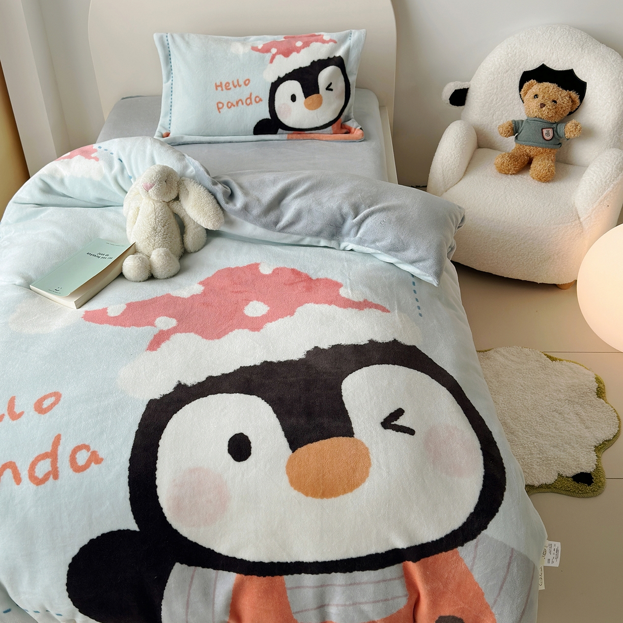 91家纺网 家纺一手货源 找家纺 荷马之梦 2025新款A类牛奶绒数码印花原创卡通大版儿童幼儿园被套三件套-萌宠系列 企鹅达达