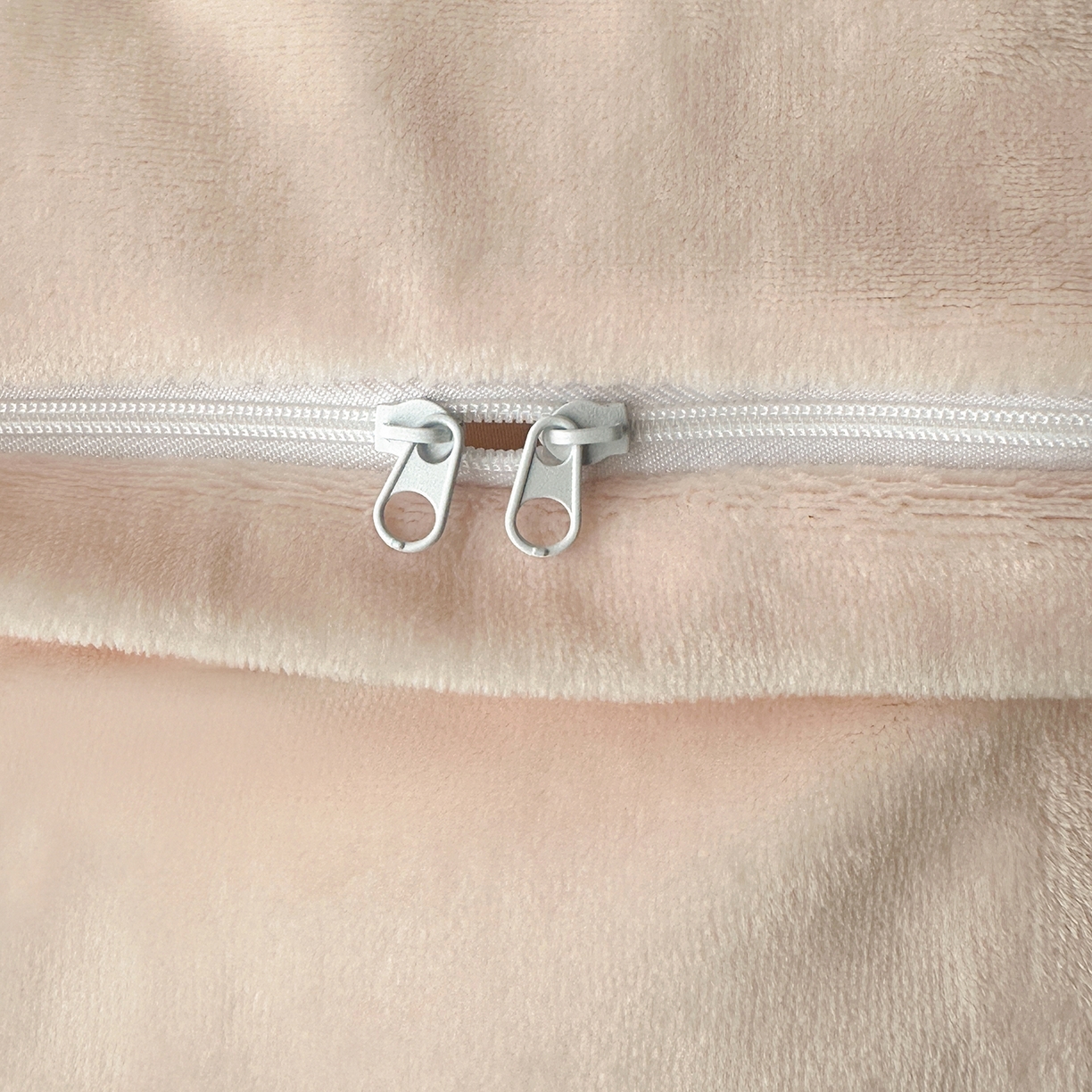 91家纺网 家纺一手货源 找家纺 荷马之梦 2025新款A类牛奶绒数码印花原创卡通大版儿童幼儿园被套三件套-萌宠系列 小兔贝贝