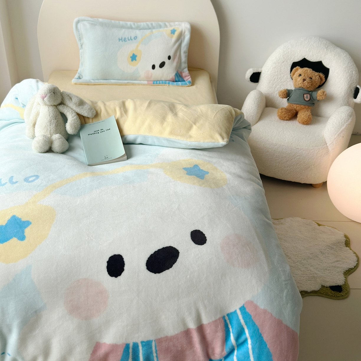 91家纺网 家纺一手货源 找家纺 荷马之梦 2025新款A类牛奶绒数码印花原创卡通大版儿童幼儿园被套三件套-萌宠系列 小狗布布