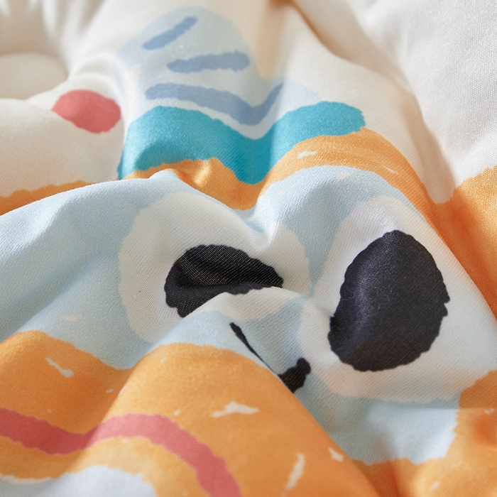 91家纺网 家纺一手货源 找家纺 荷马之梦 2025新款A类针织棉数码印花卡通手绘豆豆绒儿童被芯春秋被冬被-安睡系列 旅行汽车