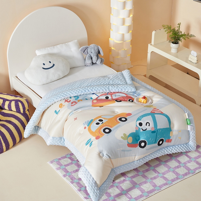 91家纺网 家纺一手货源 找家纺 荷马之梦 2025新款A类针织棉数码印花卡通手绘豆豆绒儿童被芯春秋被冬被-安睡系列 旅行汽车