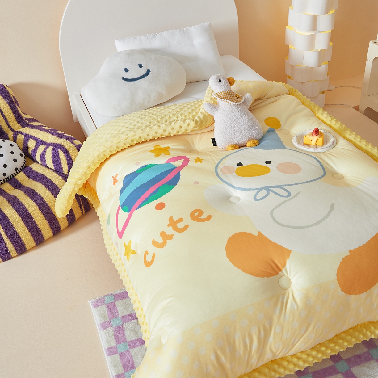 91家纺网 家纺一手货源 找家纺 荷马之梦 2025新款A类针织棉数码印花卡通手绘豆豆绒儿童被芯春秋被冬被-安睡系列 星球鸭