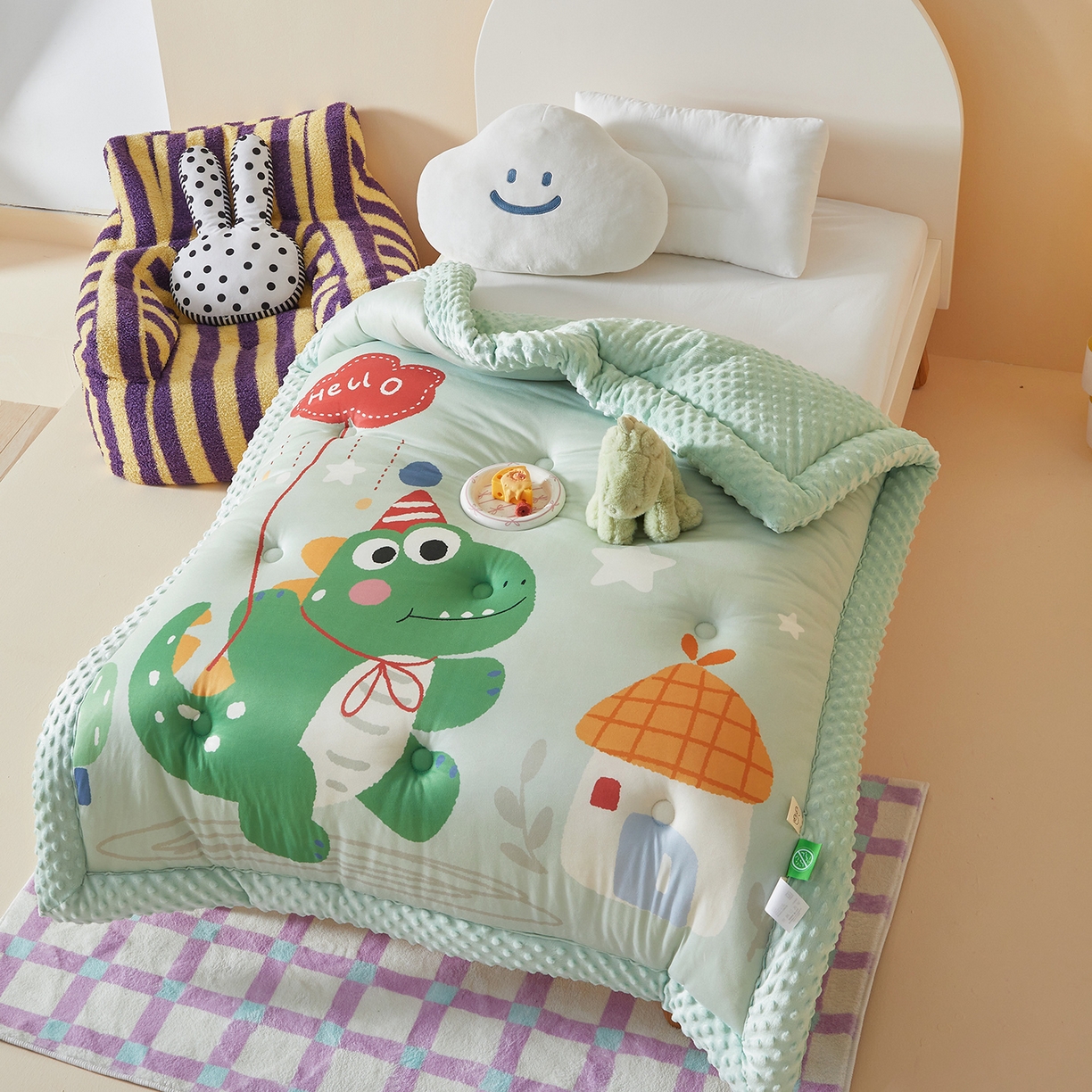 91家纺网 家纺一手货源 找家纺 荷马之梦 2025新款A类针织棉数码印花卡通手绘豆豆绒儿童被芯春秋被冬被-安睡系列 恐龙之家