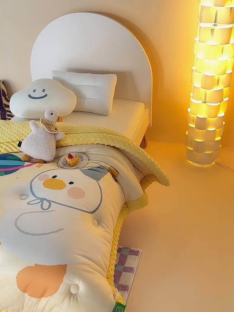 91家纺网 家纺一手货源 找家纺 荷马之梦 2025新款A类针织棉数码印花卡通手绘豆豆绒儿童被芯春秋被冬被-安睡系列 星球鸭