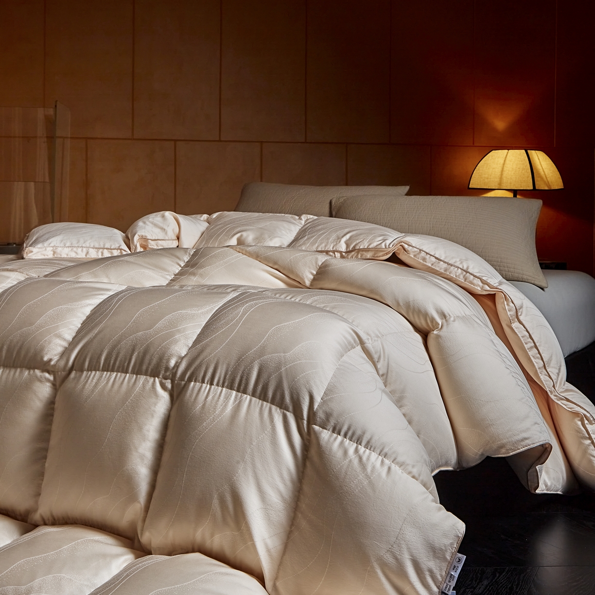 91家纺网 家纺一手货源 找家纺 暖羽屋羽绒馆 2025新款梦幻95白鹅绒被芯 国标绒子含量95鹅绒被婚庆 高端羽绒被子 梦幻鎏金 粉