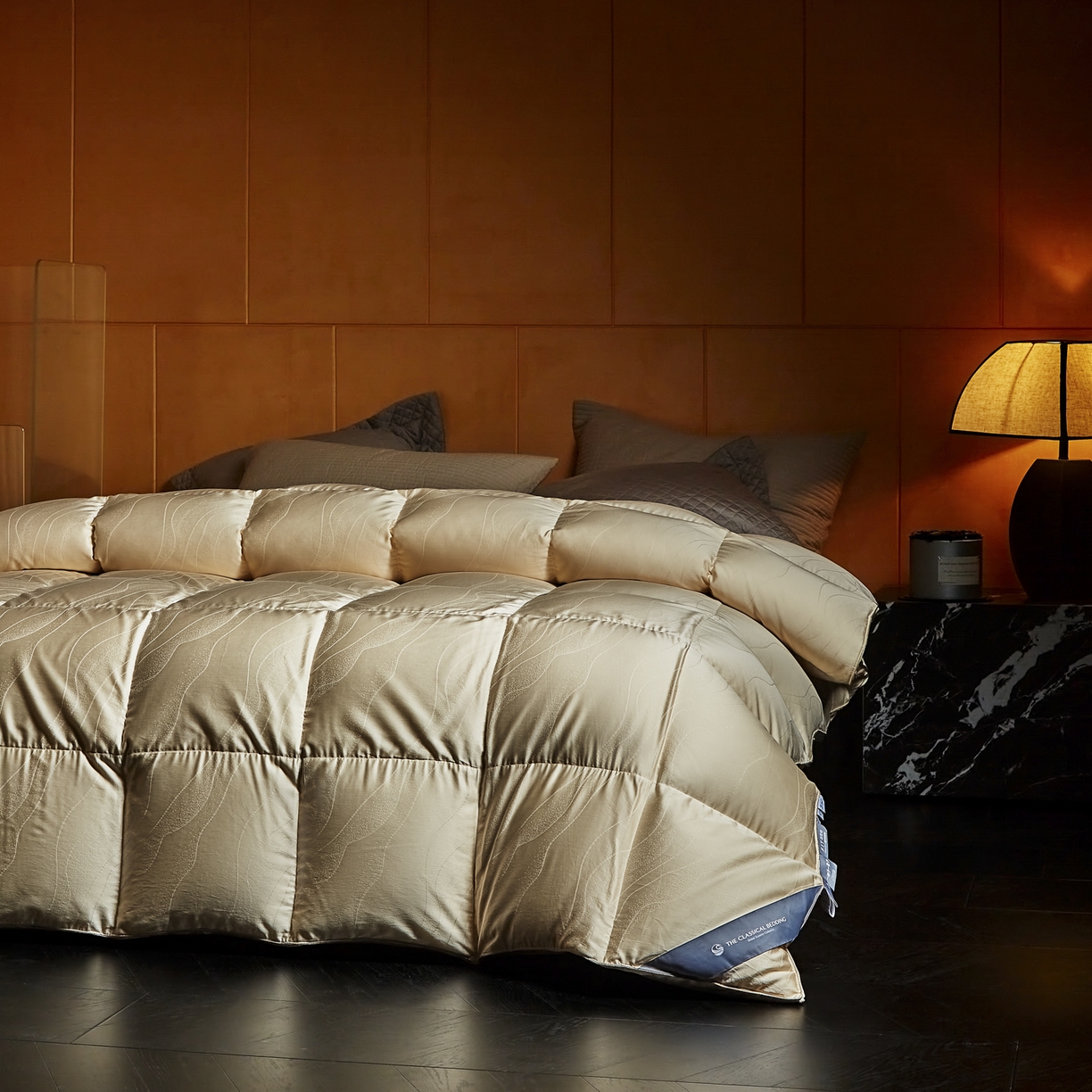 91家纺网 家纺一手货源 找家纺 暖羽屋羽绒馆 2025新款梦幻95白鹅绒被芯 国标绒子含量95鹅绒被婚庆 高端羽绒被子 梦幻鎏金 黄