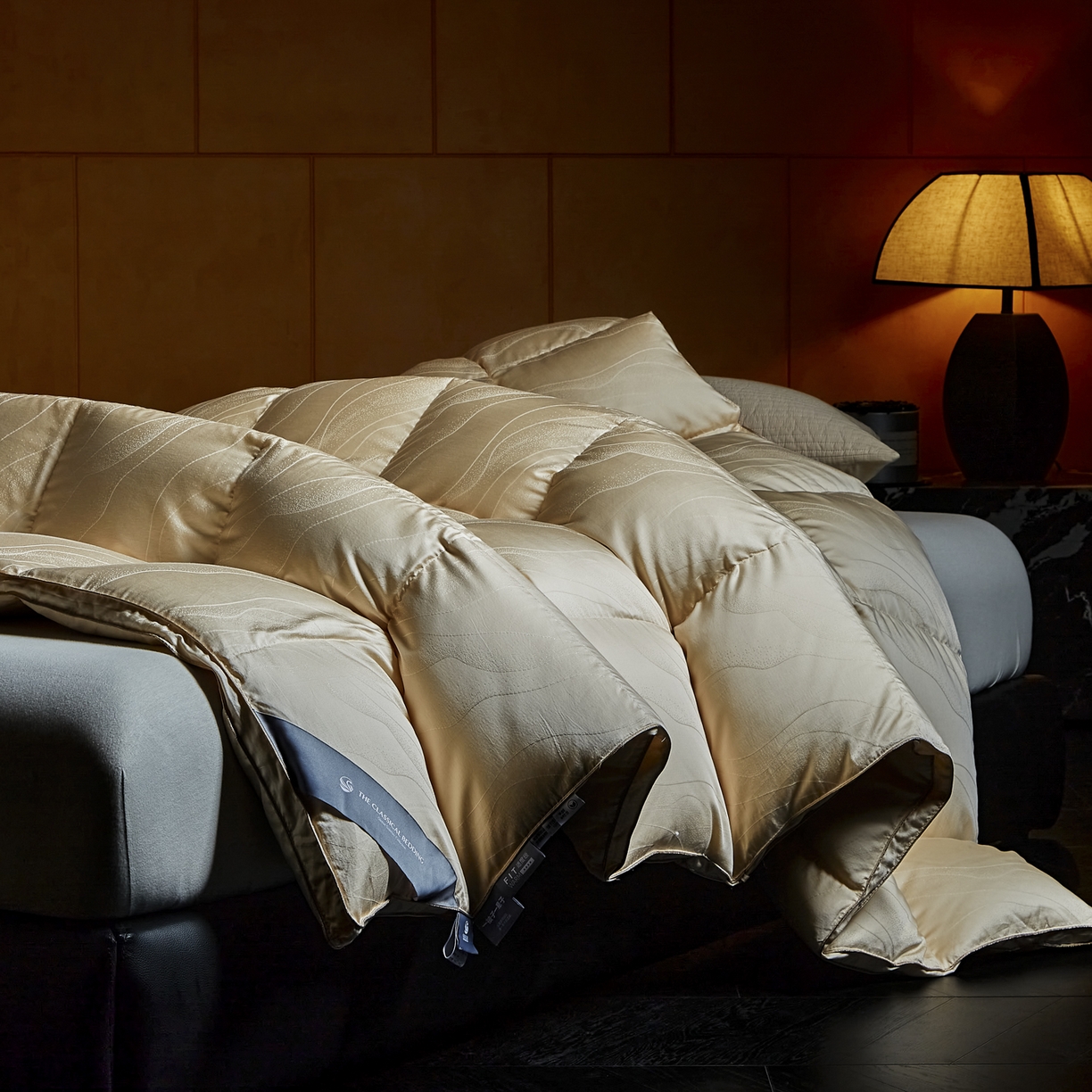 91家纺网 家纺一手货源 找家纺 暖羽屋羽绒馆 2025新款梦幻95白鹅绒被芯 国标绒子含量95鹅绒被婚庆 高端羽绒被子 梦幻鎏金 黄