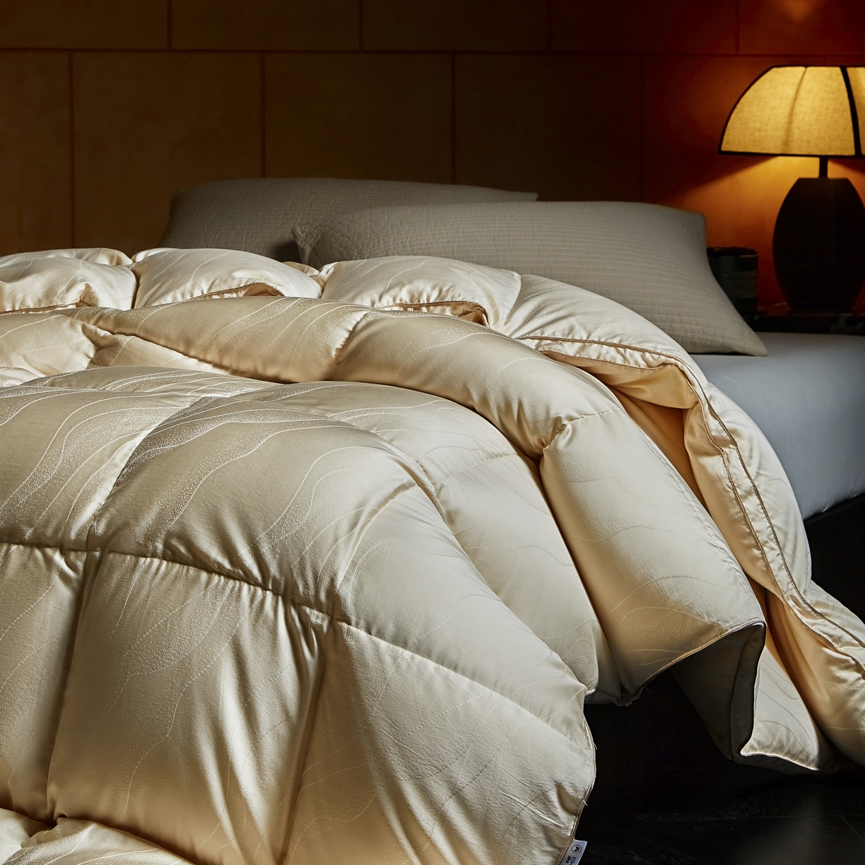 91家纺网 家纺一手货源 找家纺 暖羽屋羽绒馆 2025新款梦幻95白鹅绒被芯 国标绒子含量95鹅绒被婚庆 高端羽绒被子 梦幻鎏金 黄