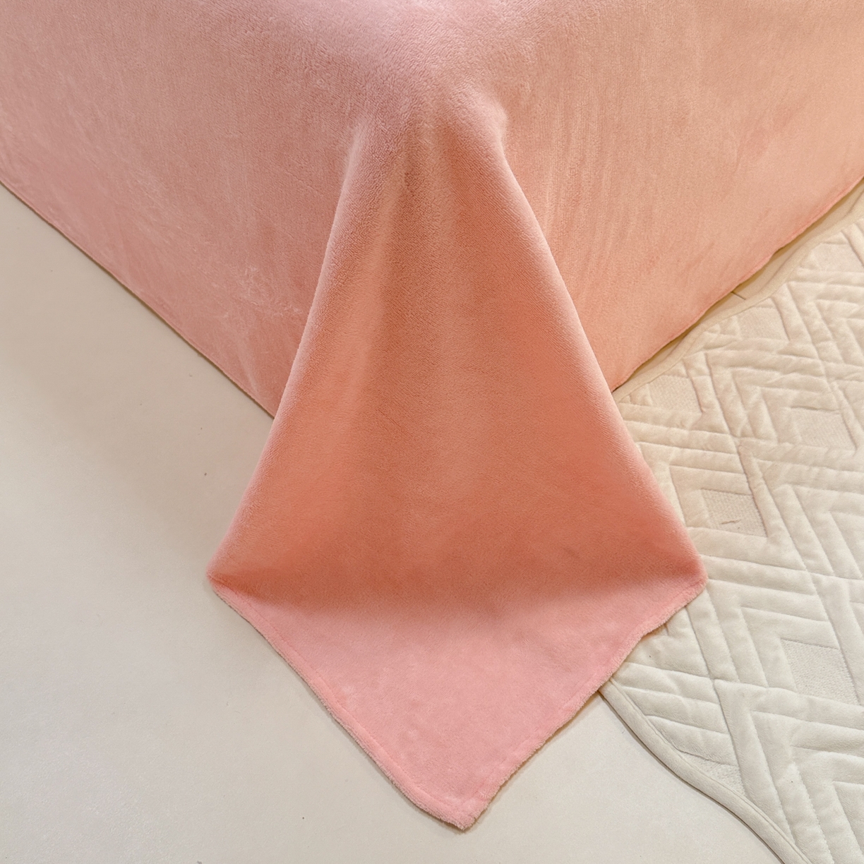 91家纺网 家纺一手货源 找家纺 眠博士 2025新款A类泰迪绒牛奶绒纯色四件套 泰迪绒-安妮粉