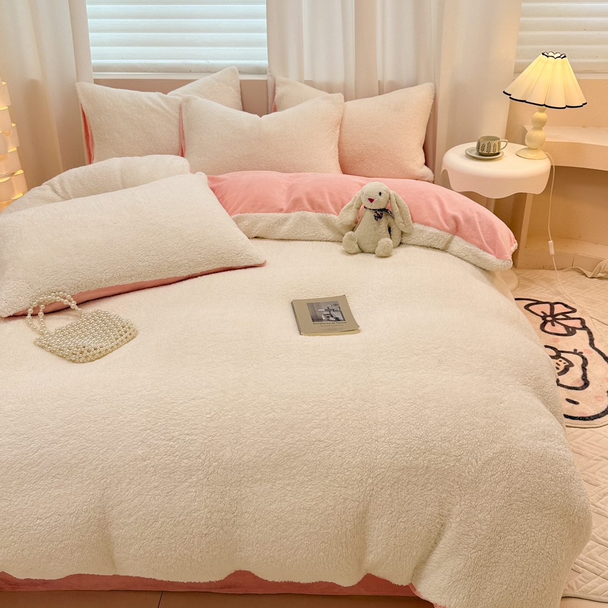 91家纺网 家纺一手货源 找家纺 眠博士 2025新款A类泰迪绒牛奶绒纯色四件套 泰迪绒-安妮白粉