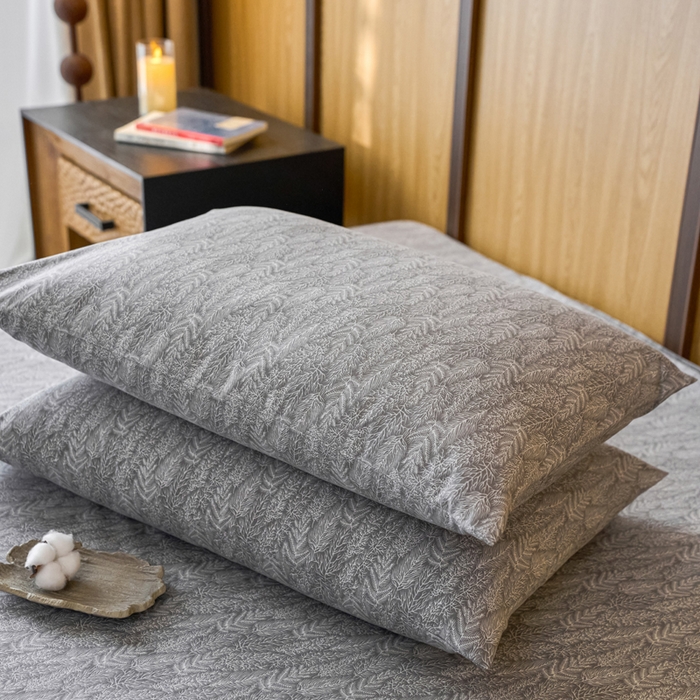 91家纺网 家纺一手货源 找家纺 春皖家纺 2025新款全棉原棉磨毛色织水洗单枕套回暖系列-风格二 叶相思