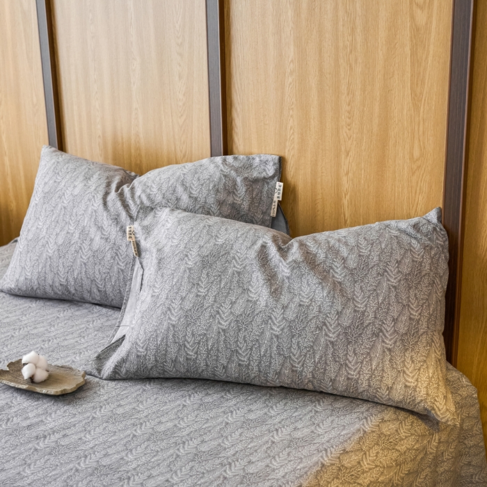 91家纺网 家纺一手货源 找家纺 春皖家纺 2025新款全棉原棉磨毛色织水洗单枕套回暖系列-风格二 叶相思