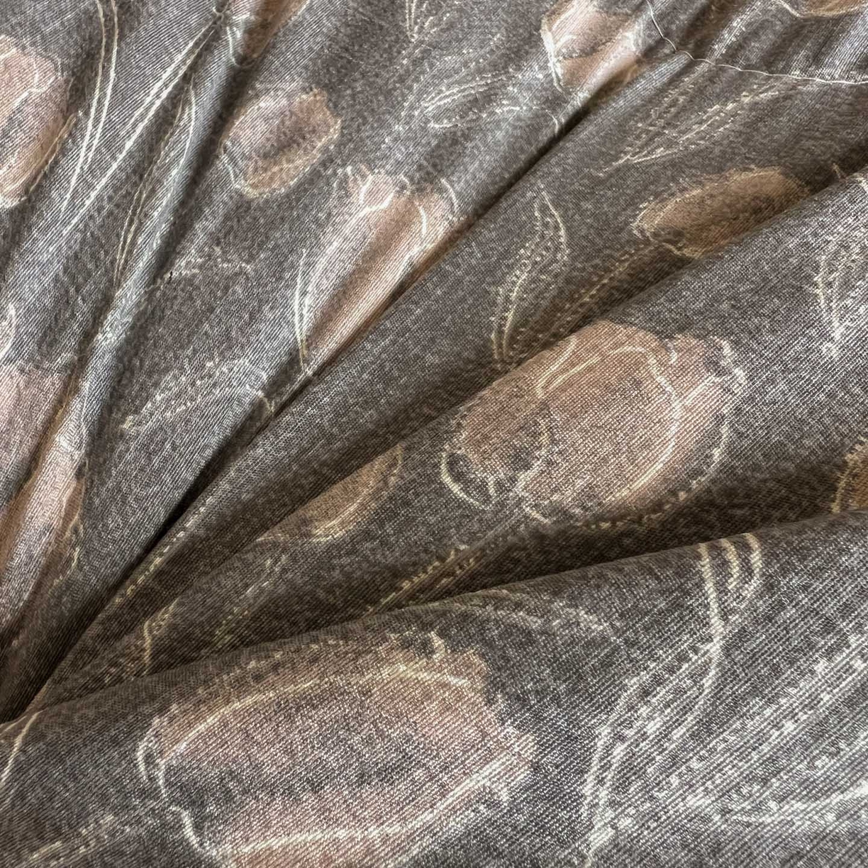 91家纺网 家纺一手货源 找家纺 Mata蔓塔家 2025新款侘寂风泡芙花边豆豆被被子被芯冬被春秋被牛奶绒豆豆被 浮生序梦