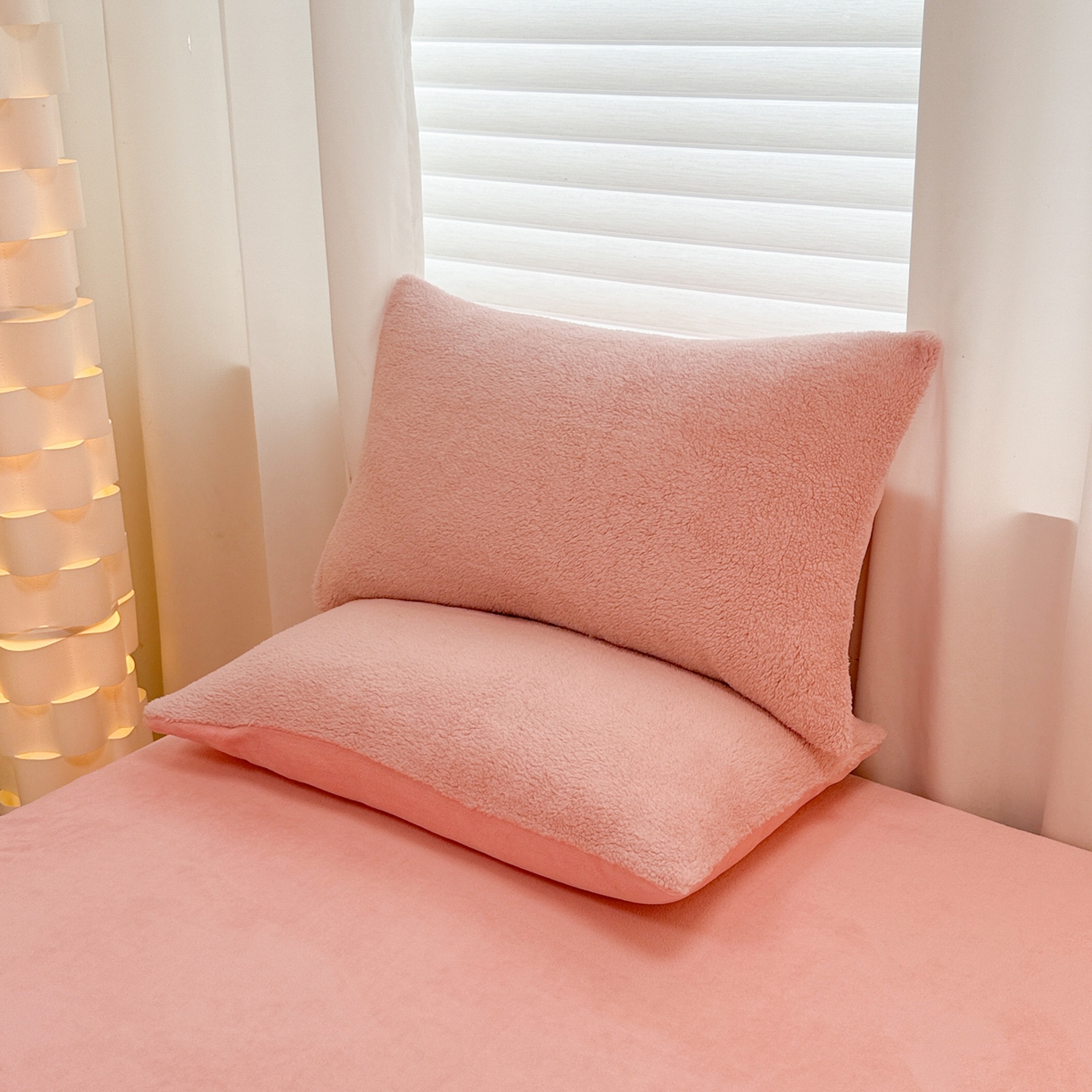 91家纺网 家纺一手货源 找家纺 眠博士 2025新款A类泰迪绒牛奶绒纯色四件套 泰迪绒-安妮粉