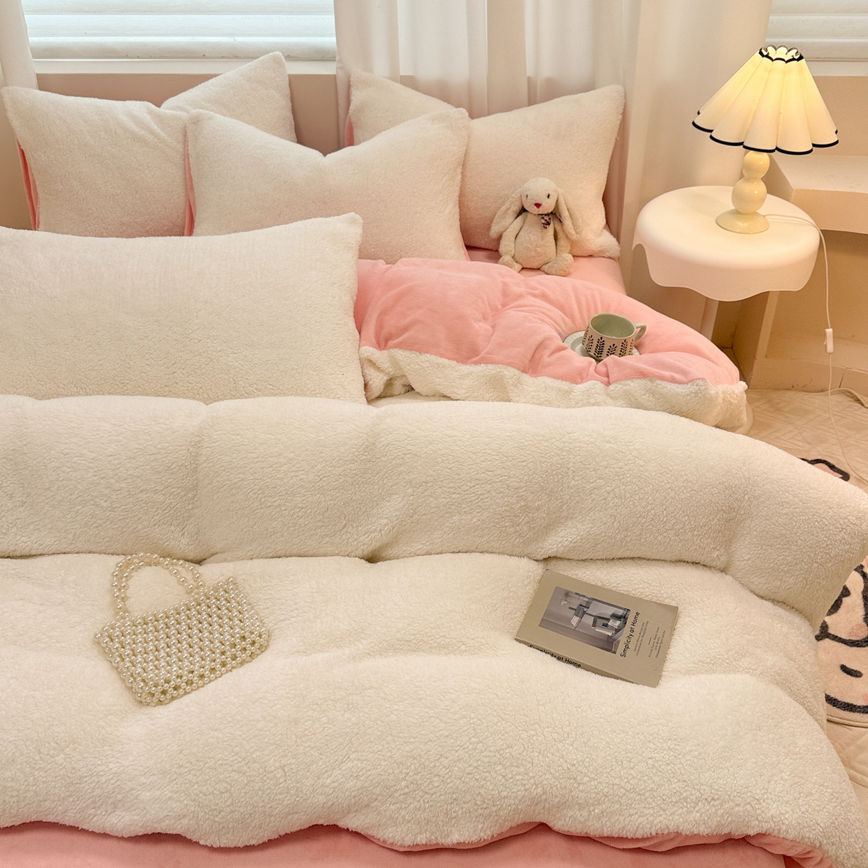 91家纺网 家纺一手货源 找家纺 眠博士 2025新款A类泰迪绒牛奶绒纯色四件套 泰迪绒-安妮白粉