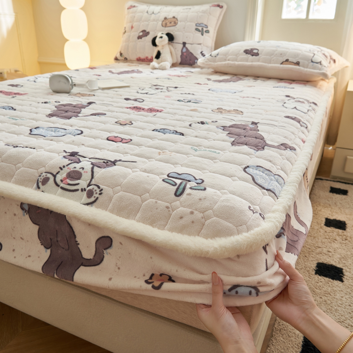 91家纺网 家纺一手货源 找家纺 （总）晨曦家纺 2025新款加厚加绒牛奶绒卡通夹棉三层单床笠