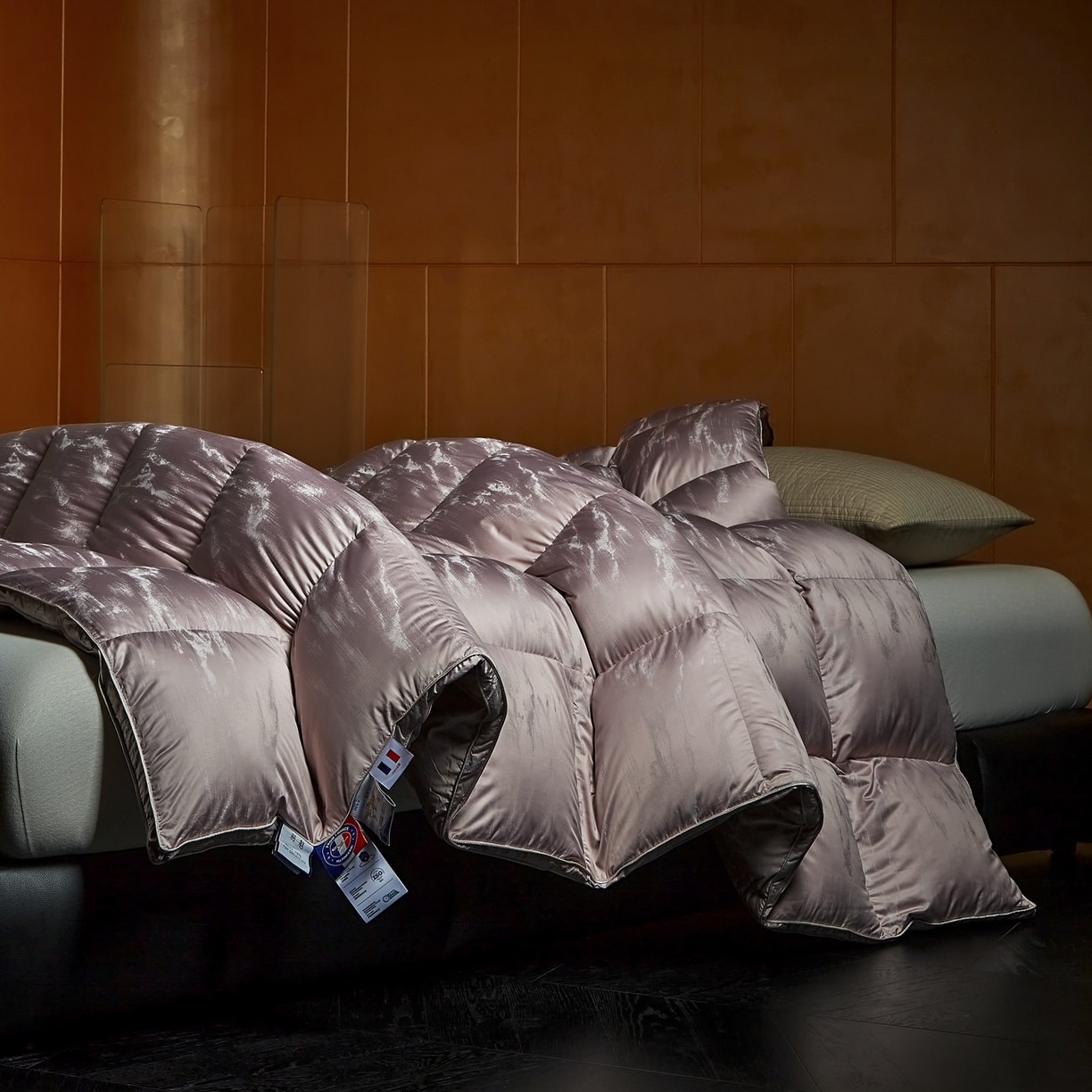 91家纺网 家纺一手货源 找家纺 暖羽屋羽绒馆 2025新款95白鹅绒被子峰峦 鹅绒被芯 双人婚庆羽绒冬被2米 春秋被 峰峦 祥云紫