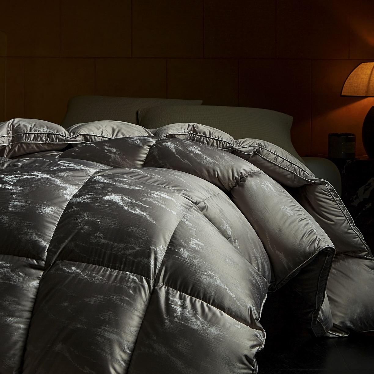 91家纺网 家纺一手货源 找家纺 暖羽屋羽绒馆 2025新款95白鹅绒被子峰峦 鹅绒被芯 双人婚庆羽绒冬被2米 春秋被 峰峦 苍雅灰