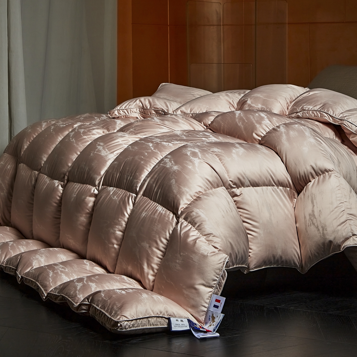 91家纺网 家纺一手货源 找家纺 暖羽屋羽绒馆 2025新款95白鹅绒被子峰峦 鹅绒被芯 双人婚庆羽绒冬被2米 春秋被 峰峦  玫瑰金