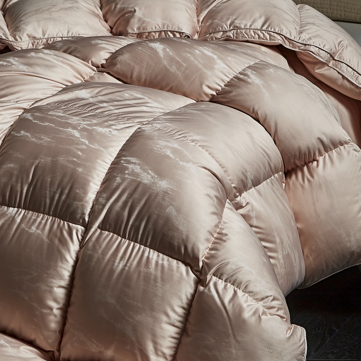 91家纺网 家纺一手货源 找家纺 暖羽屋羽绒馆 2025新款95白鹅绒被子峰峦 鹅绒被芯 双人婚庆羽绒冬被2米 春秋被 峰峦  玫瑰金