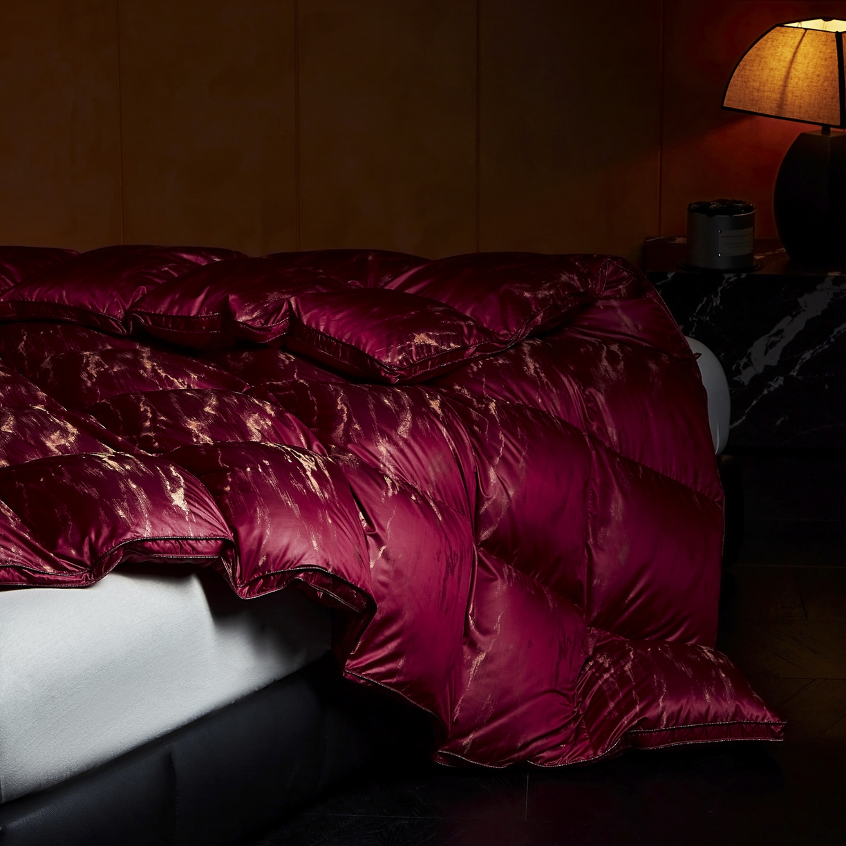 91家纺网 家纺一手货源 找家纺 暖羽屋羽绒馆 2025新款95白鹅绒被子峰峦 鹅绒被芯 双人婚庆羽绒冬被2米 春秋被 峰峦 涟漪红