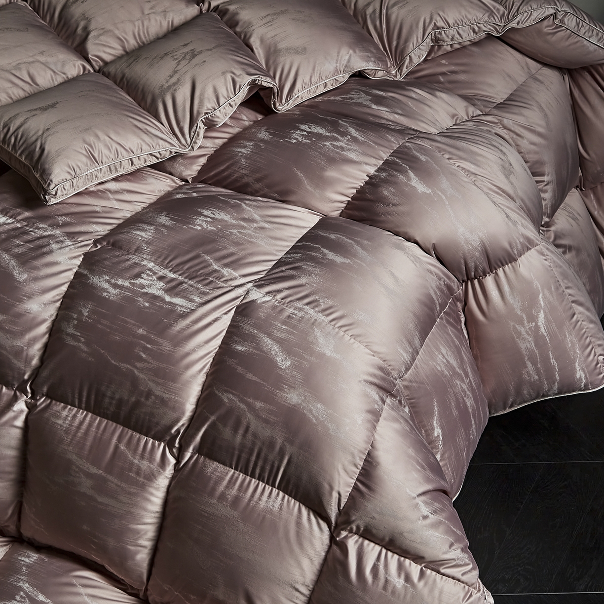 91家纺网 家纺一手货源 找家纺 暖羽屋羽绒馆 2025新款95白鹅绒被子峰峦 鹅绒被芯 双人婚庆羽绒冬被2米 春秋被 峰峦 祥云紫