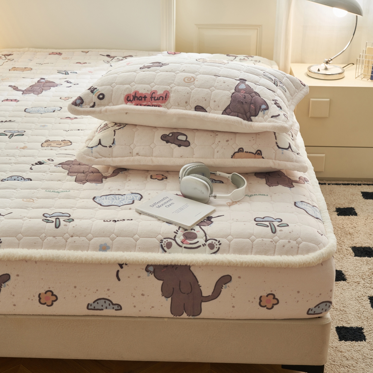 91家纺网 家纺一手货源 找家纺 （总）晨曦家纺 2025新款加厚加绒牛奶绒卡通夹棉三层单床笠