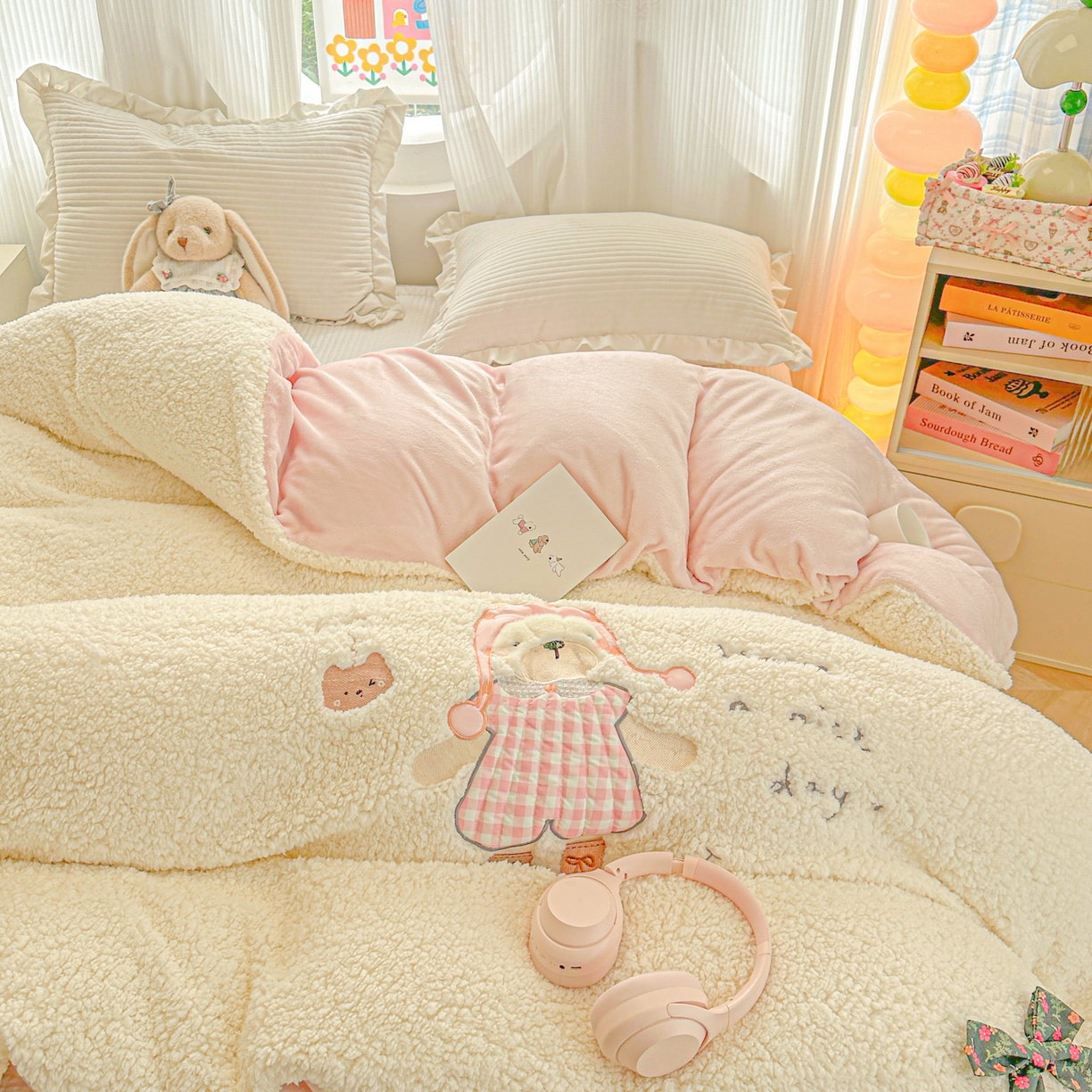 91家纺网 家纺一手货源 找家纺 （总）子钦家纺 2025秋冬新款羊羔绒牛奶绒卡通贴布绣单被套