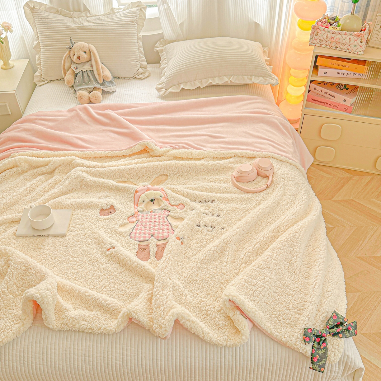 91家纺网 家纺一手货源 找家纺 （总）子钦家纺 2025秋冬新款羊羔绒牛奶绒卡通贴布绣单被套