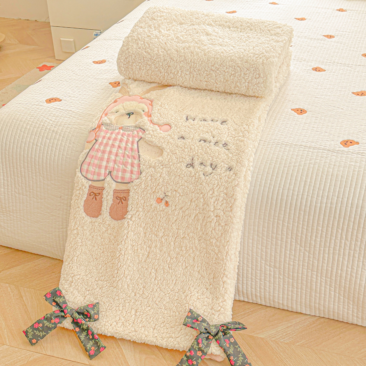 91家纺网 家纺一手货源 找家纺 （总）子钦家纺 2025秋冬新款羊羔绒牛奶绒卡通贴布绣单被套
