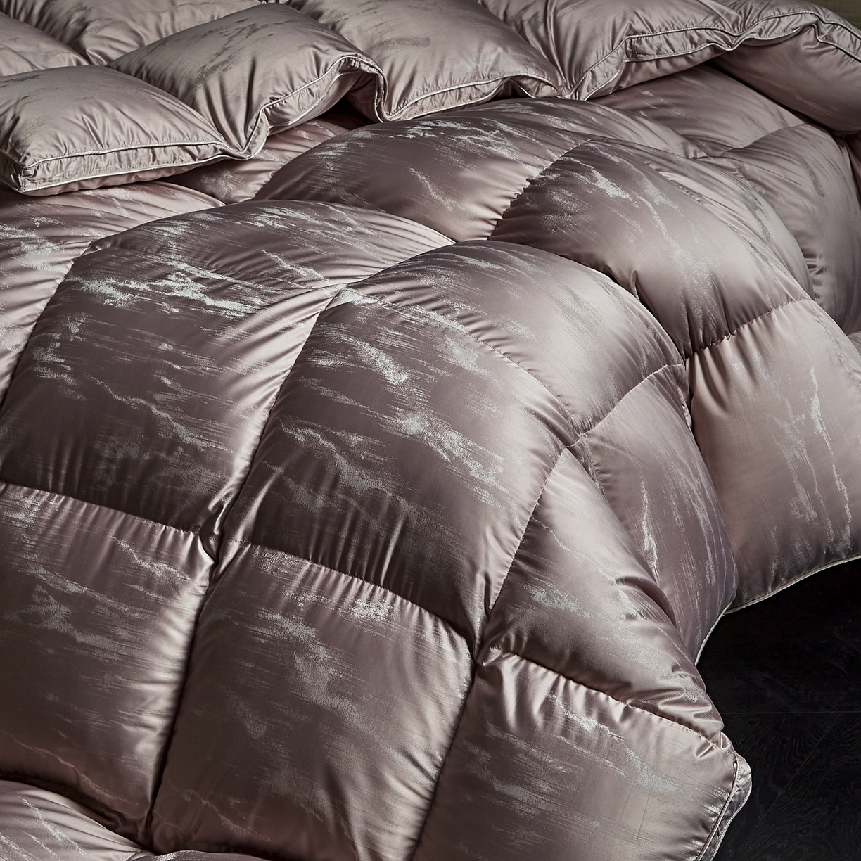 91家纺网 家纺一手货源 找家纺 暖羽屋羽绒馆 2025新款95白鹅绒被子峰峦 鹅绒被芯 双人婚庆羽绒冬被2米 春秋被 峰峦 祥云紫