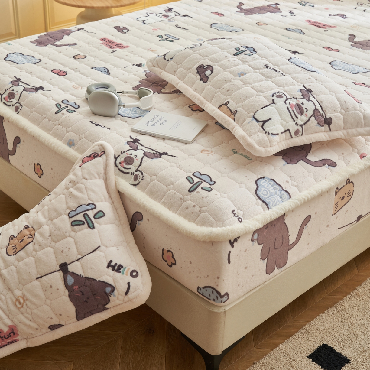 91家纺网 家纺一手货源 找家纺 （总）晨曦家纺 2025新款加厚加绒牛奶绒卡通夹棉三层单床笠