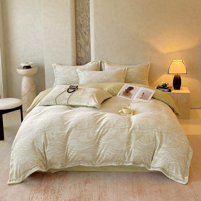 91家纺网 家纺一手货源 找家纺 春皖家纺 2025新款全消光雕花绒牛奶绒四件套 暮色织锦