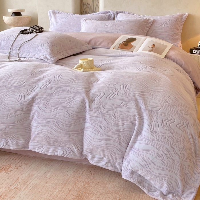 91家纺网 家纺一手货源 找家纺 春皖家纺 2025新款全消光雕花绒牛奶绒四件套 花间絮语