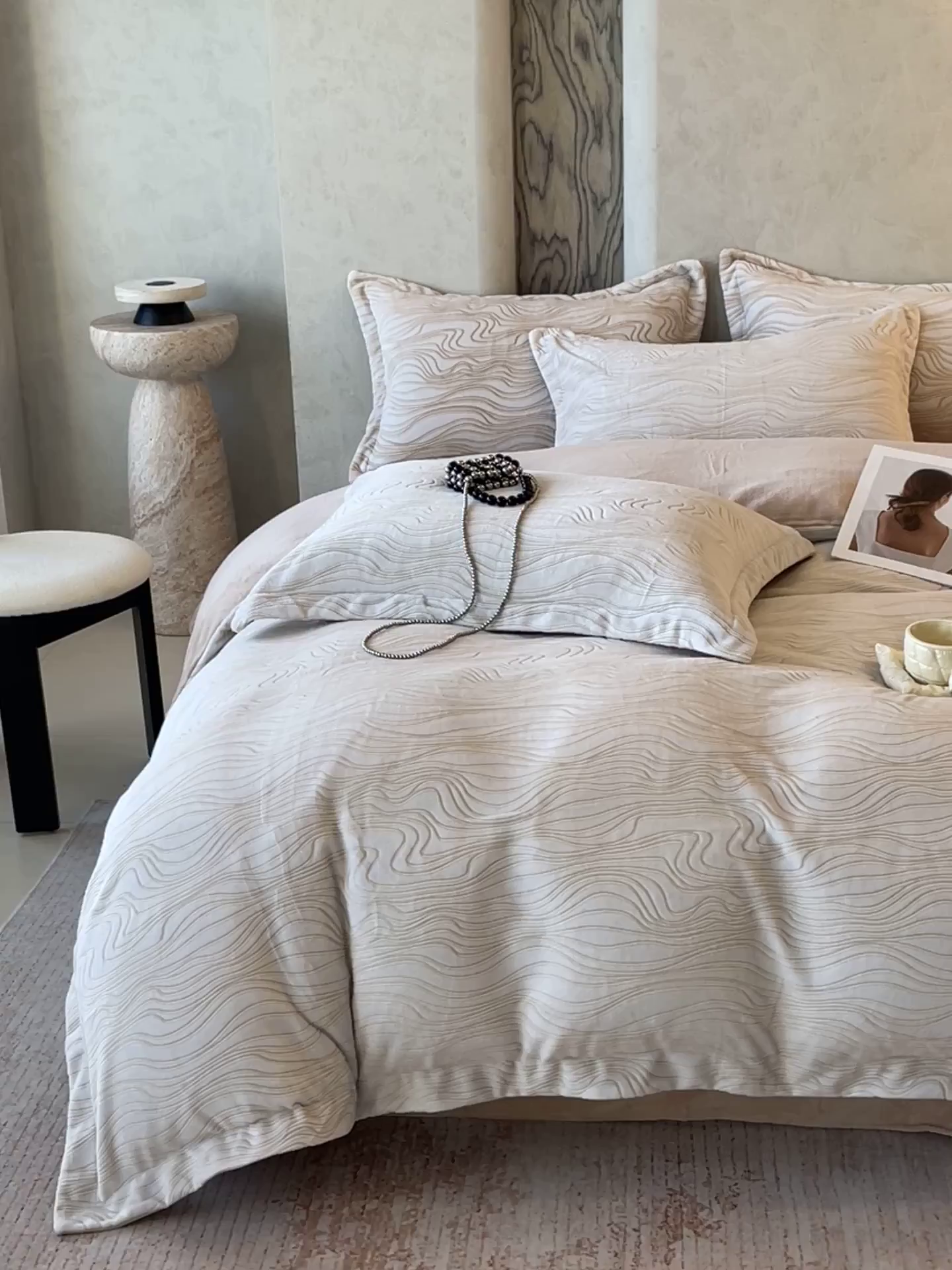 91家纺网 家纺一手货源 找家纺 （总）春皖家纺 2025新款全消光雕花绒牛奶绒四件套