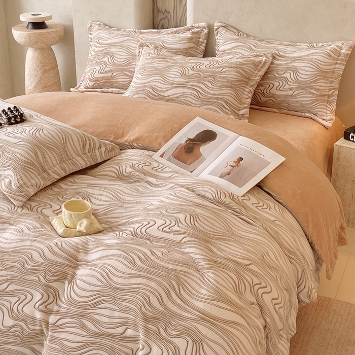 91家纺网 家纺一手货源 找家纺 春皖家纺 2025新款全消光雕花绒牛奶绒四件套 六色织梦