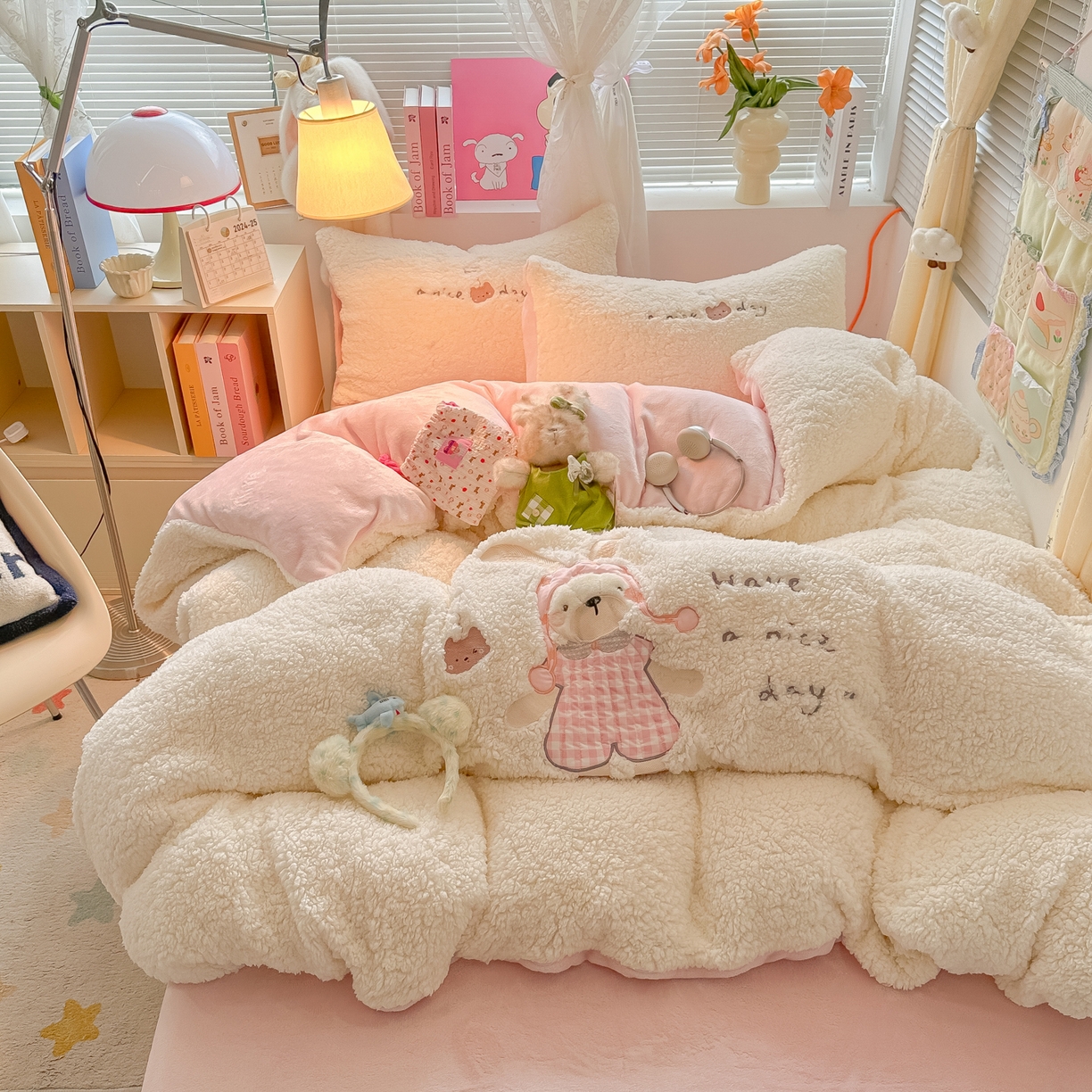 91家纺网 家纺一手货源 找家纺 （总）子钦家纺 2025秋冬新款加厚羊羔绒卡通贴布绣床单床笠四件套第二波