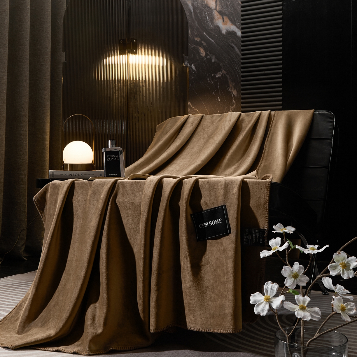 91家纺网 家纺一手货源 找家纺 禧禾 2025新款300g氨超锦狐绒航空午睡素色毛毯（控价：券后到手价不低于88元/148元/208元） 凡戴克棕