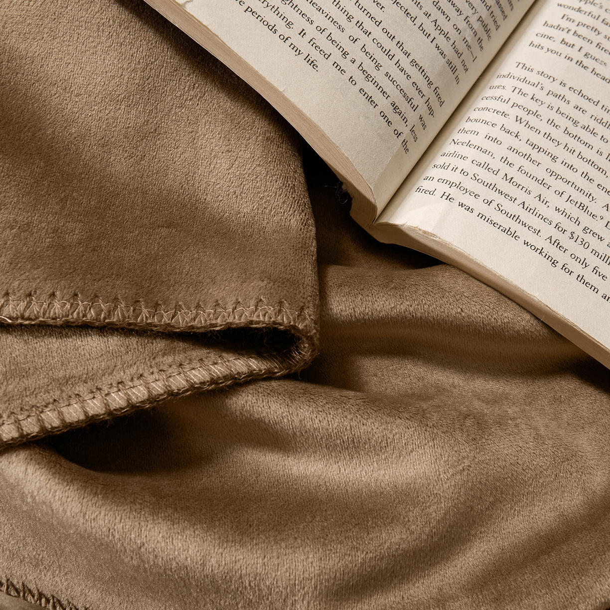 91家纺网 家纺一手货源 找家纺 禧禾 2025新款300g氨超锦狐绒航空午睡素色毛毯（控价：券后到手价不低于88元/148元/208元） 凡戴克棕