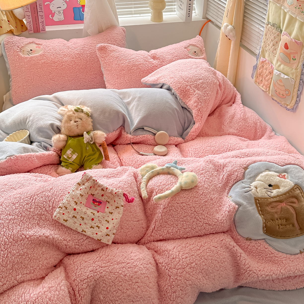 91家纺网 家纺一手货源 找家纺 （总）子钦家纺 2025秋冬新款加厚羊羔绒卡通贴布绣床单床笠四件套第二波