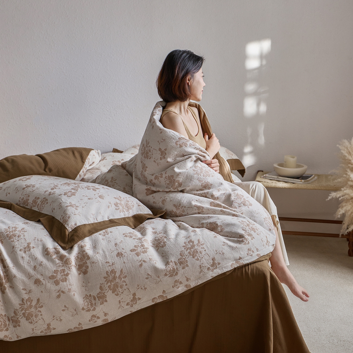 91家纺网 家纺一手货源 找家纺 梦享生活家居 2025新款双层纱提花四件套-砚秋系列 砚秋焦糖