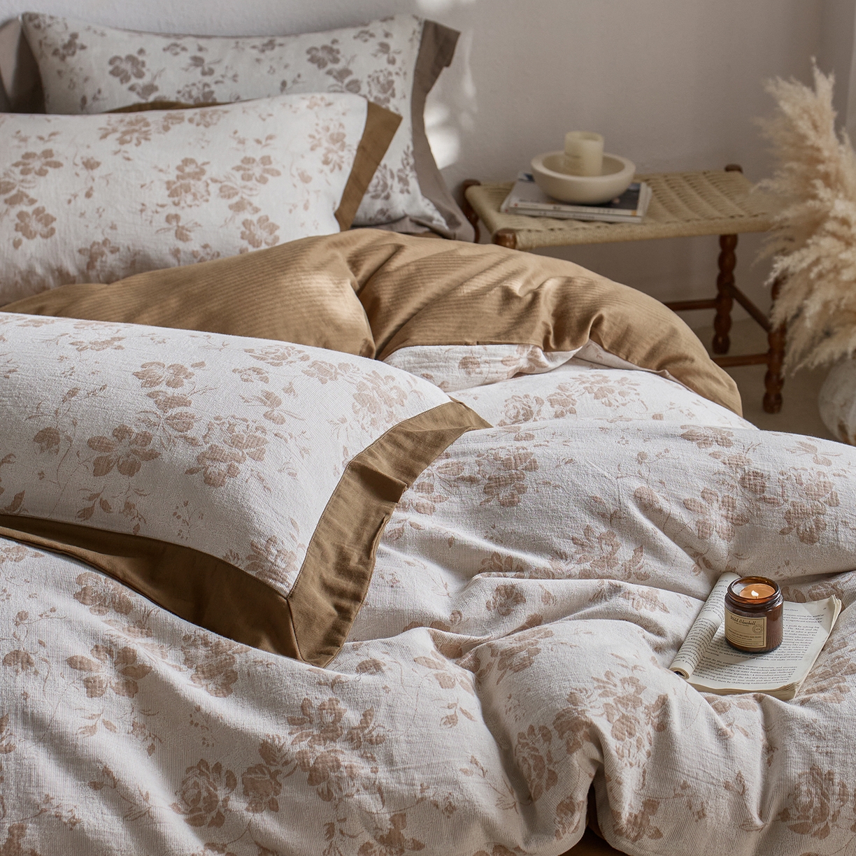 91家纺网 家纺一手货源 找家纺 梦享生活家居 2025新款双层纱提花四件套-砚秋系列 砚秋焦糖